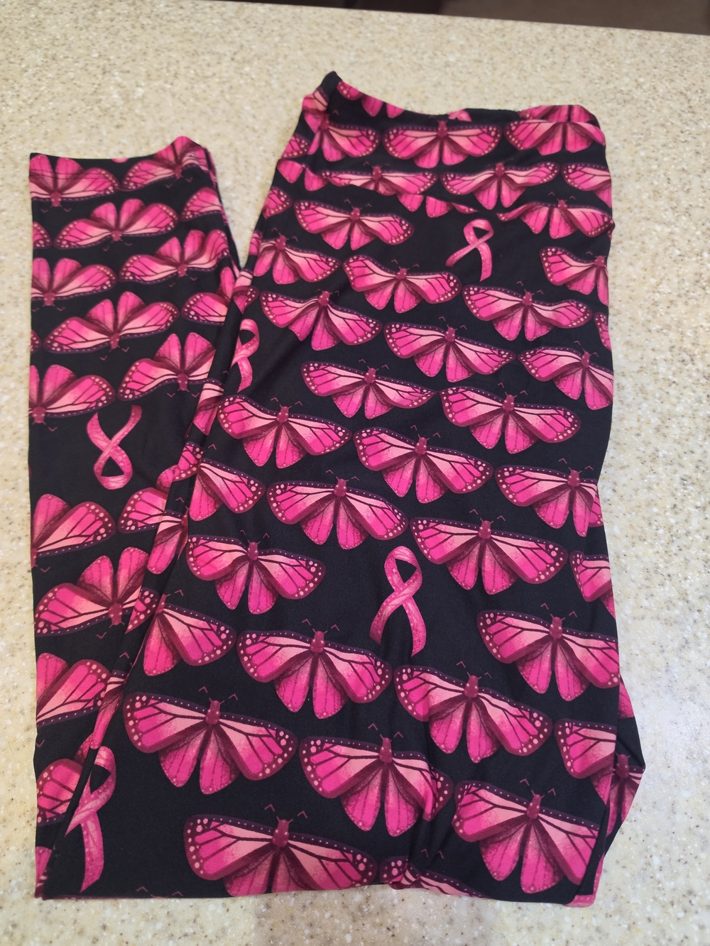 LuLaRoe Black Leggings with Hot Pink Butterfly & Ribbon TC2